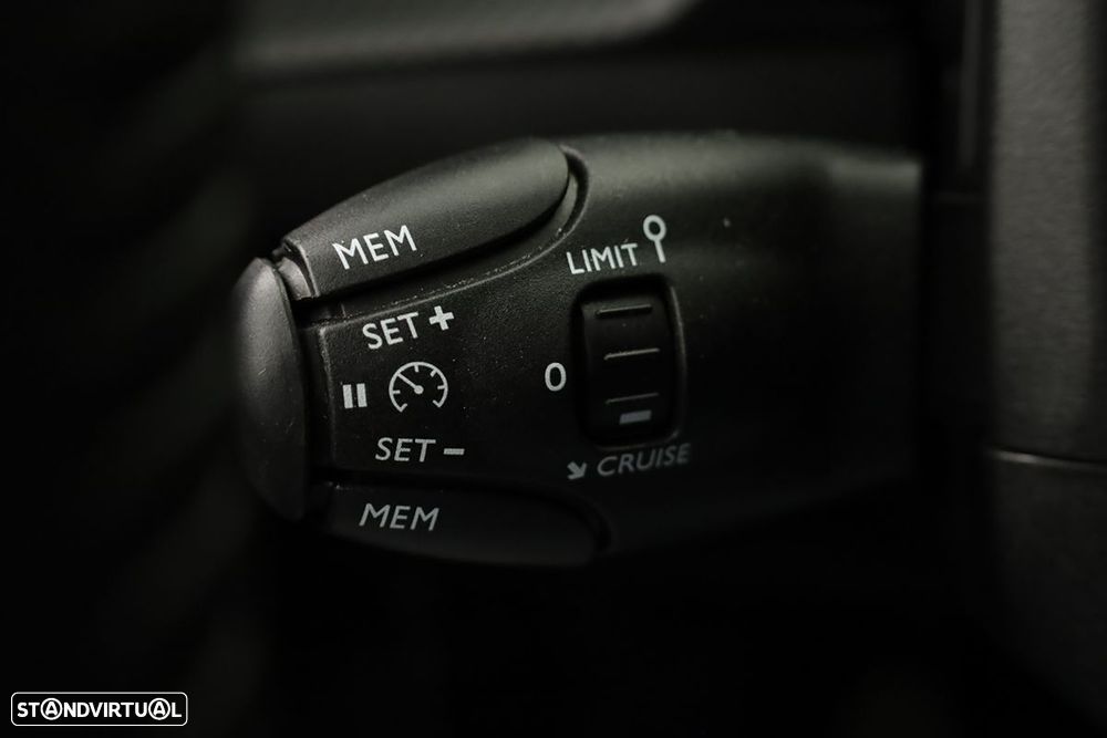 Peugeot 208 1.2 PureTech Allure - 18