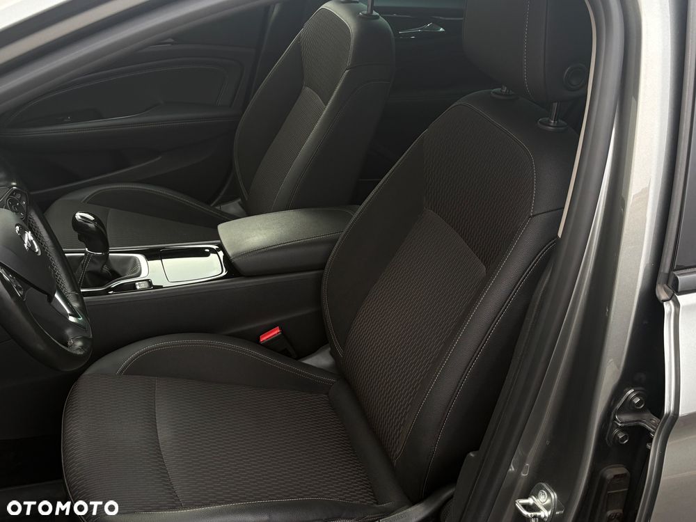 Opel Insignia - 15