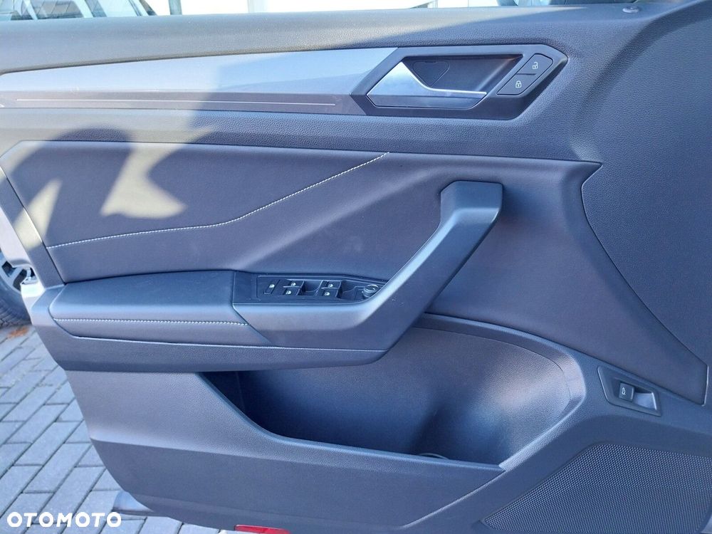 Volkswagen T-Roc - 14