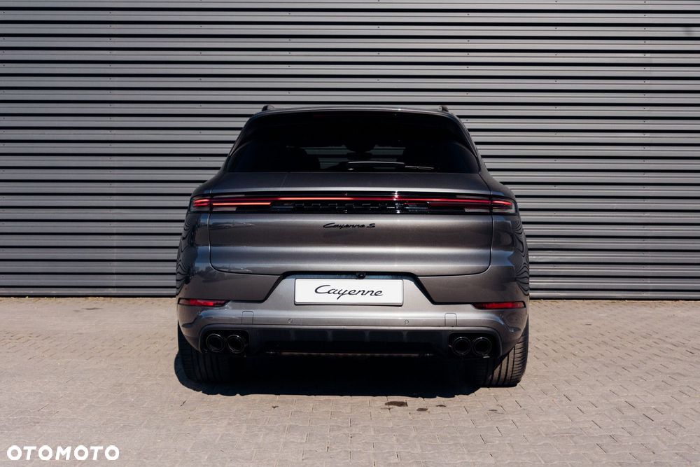Porsche Cayenne S - 6