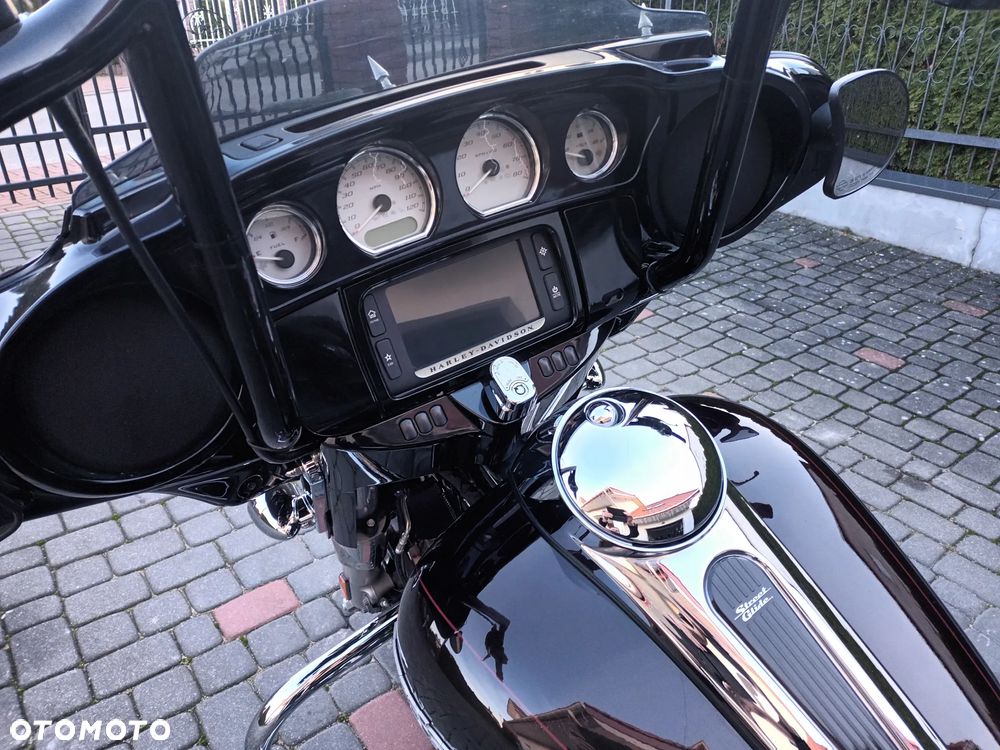 Harley-Davidson Touring Street Glide - 12