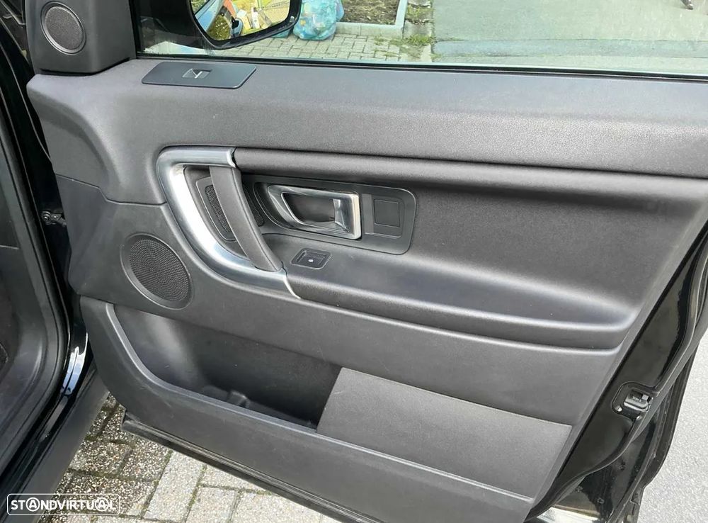 Land Rover Discovery Sport 2.0 TD4 SE Auto - 23