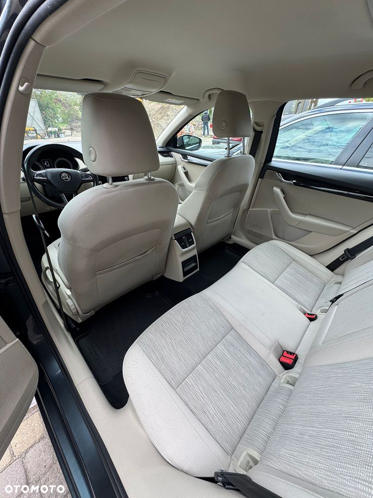 Skoda Octavia 2.0 TDI Style DSG - 11