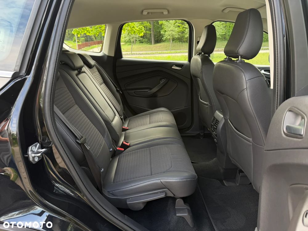 Ford Kuga 2.0 TDCi FWD Titanium - 38