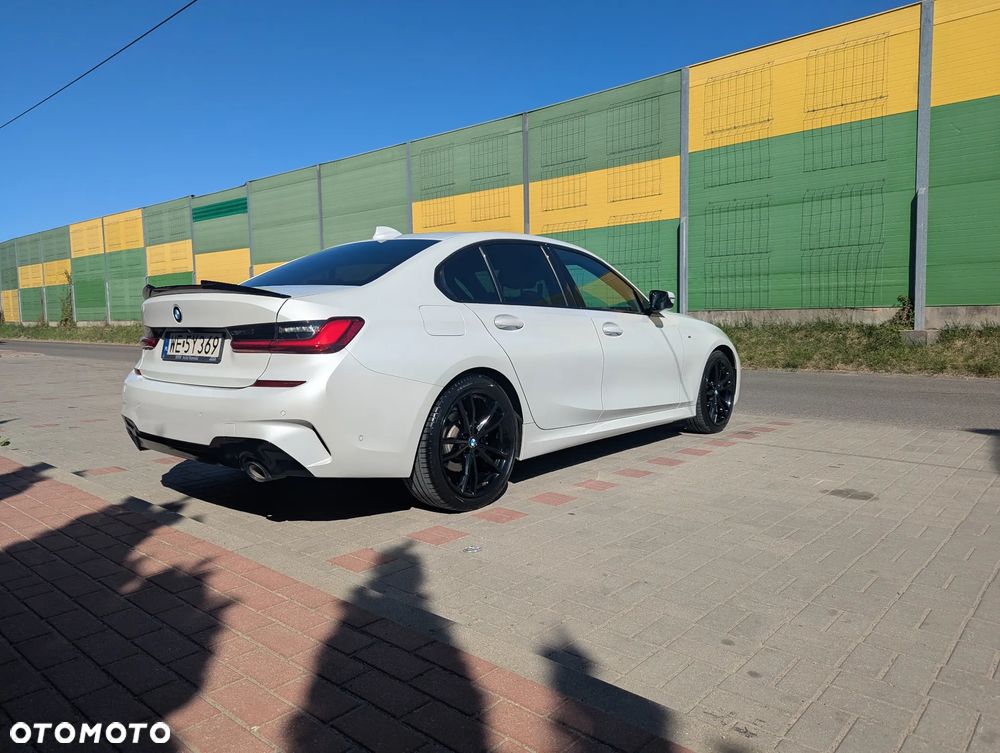 BMW Seria 3 320d xDrive M Sport - 9