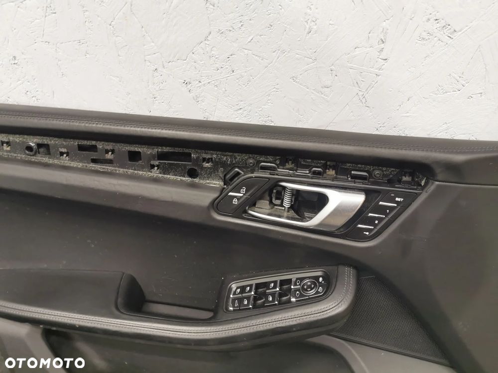 Porsche Macan 95B fotele kanapa tapicerki komplet czarna skóra - 11
