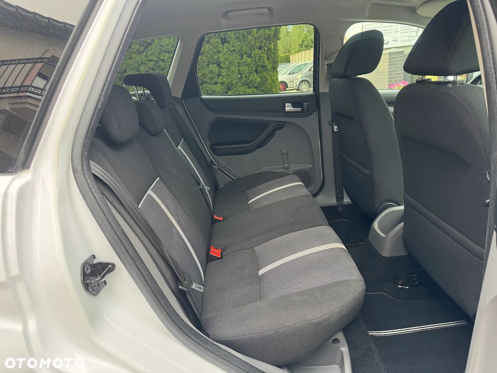Ford Focus 1.6 16V Style - 33