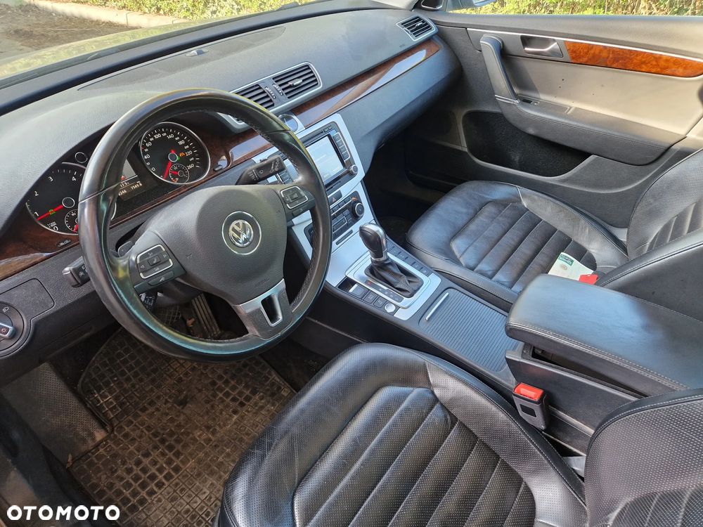 Volkswagen Passat 2.0 TDI DPF DSG Individual Chrom - 10