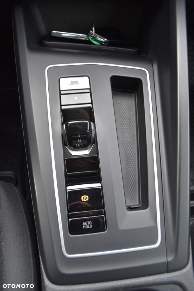 Volkswagen Golf - 23