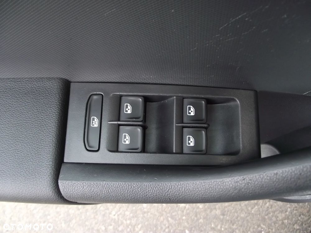 Skoda RAPID Spb 1.6 TDI DPF Ambition - 21