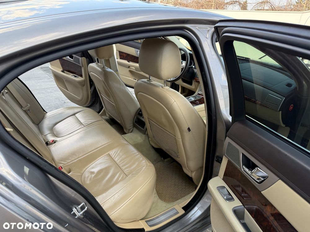 Jaguar XF 3.0 V6 Luxury - 14