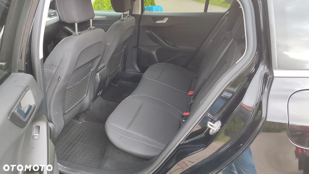 Ford Focus 2.0 EcoBlue Start-Stopp-System TITANIUM X - 17