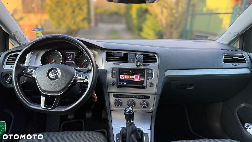 Volkswagen Golf 1.2 TSI BMT Comfortline - 8