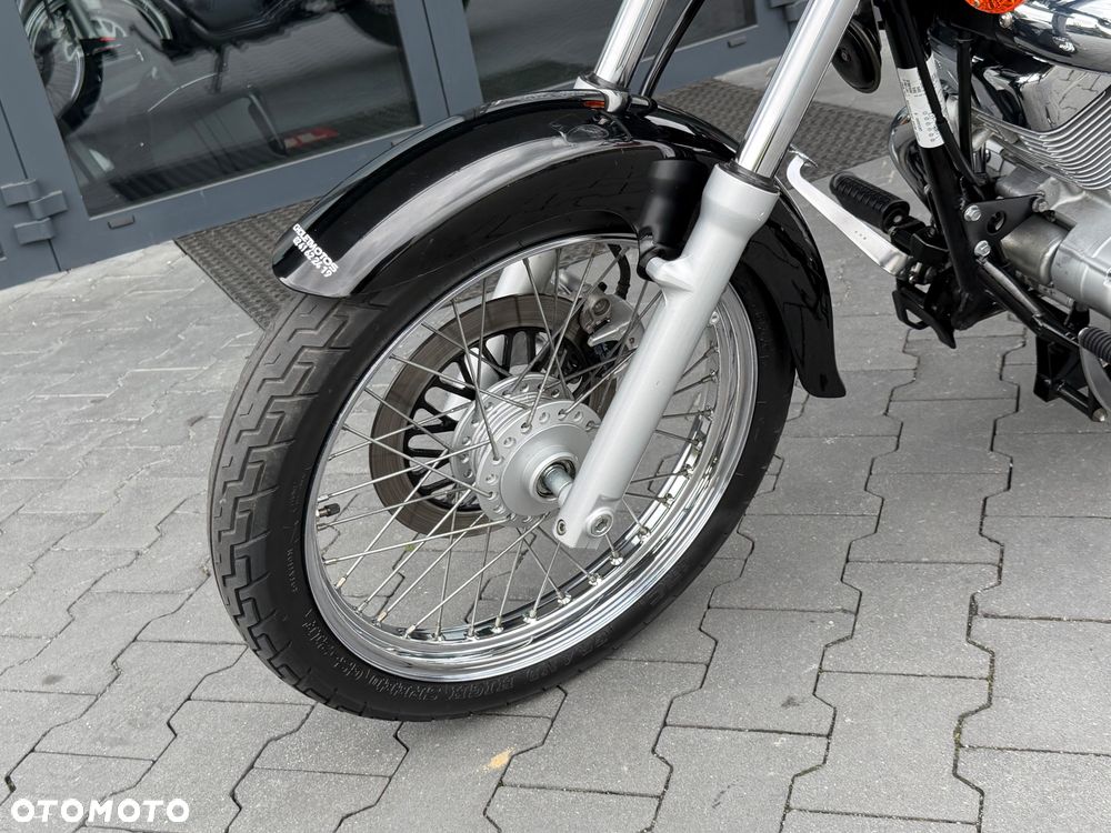 Suzuki Intruder - 38