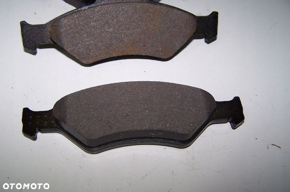 Klocki hamulcowe LPR Ford Fiesta 1.8 - 3