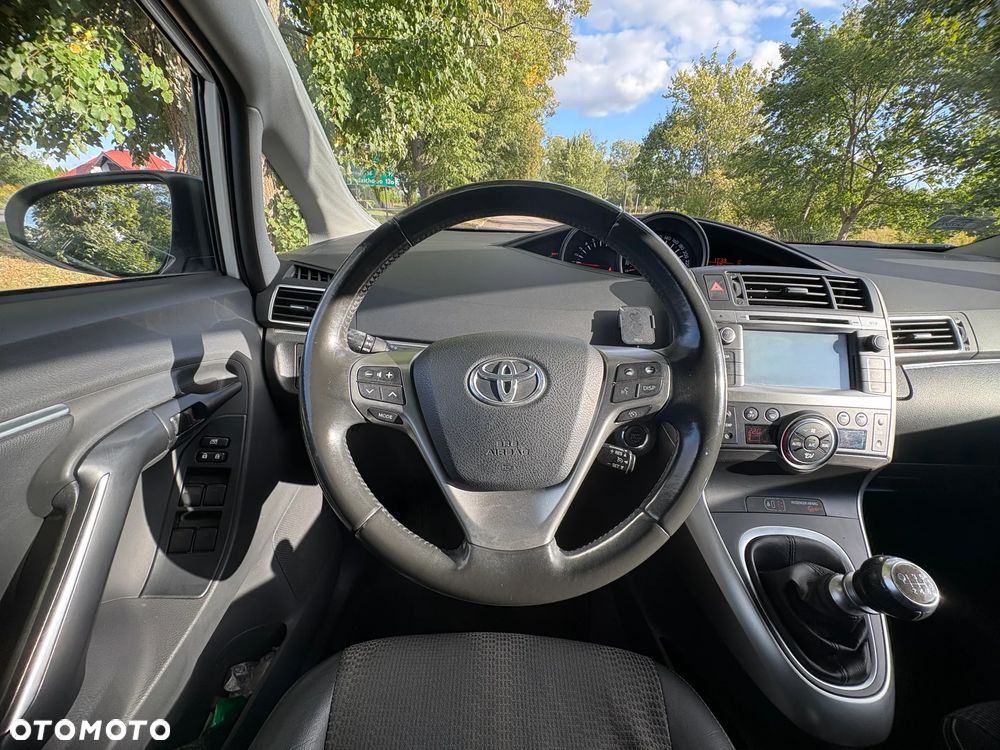 Toyota Verso 1.8 Premium EU5 7os - 17