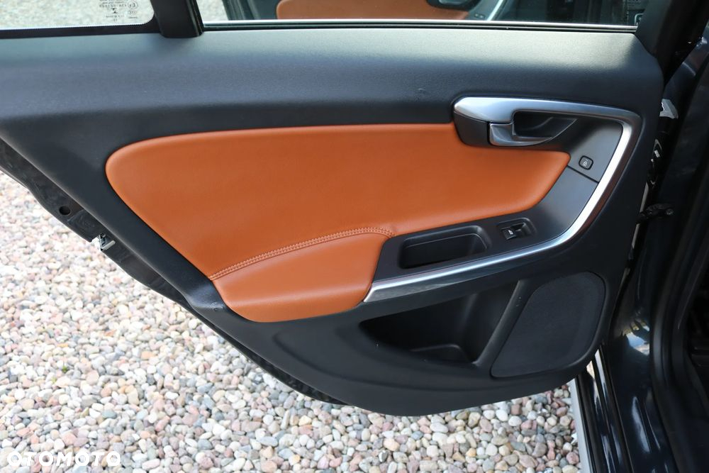 Volvo V60 D5 AWD Geartronic RDesign - 7