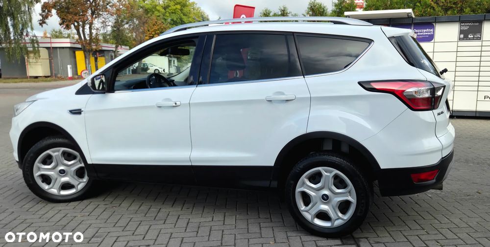 Ford Kuga 1.5 EcoBoost 2x4 Titanium - 10