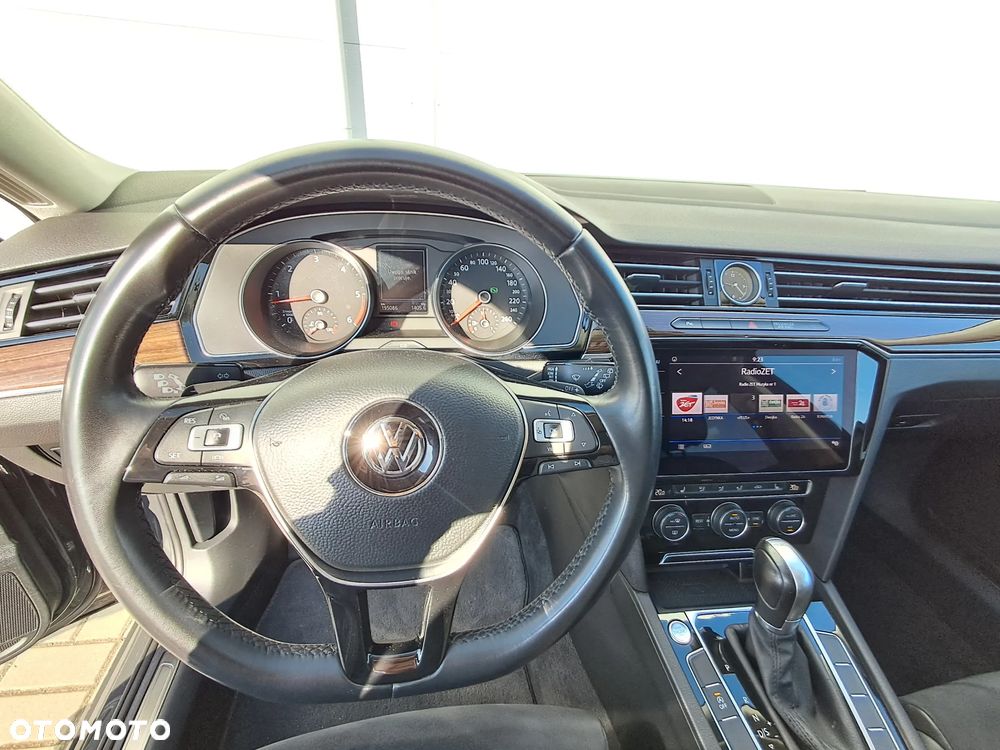 Volkswagen Passat - 17