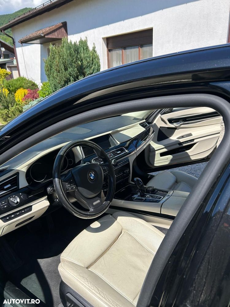 BMW Seria 7 740d xDrive - 13