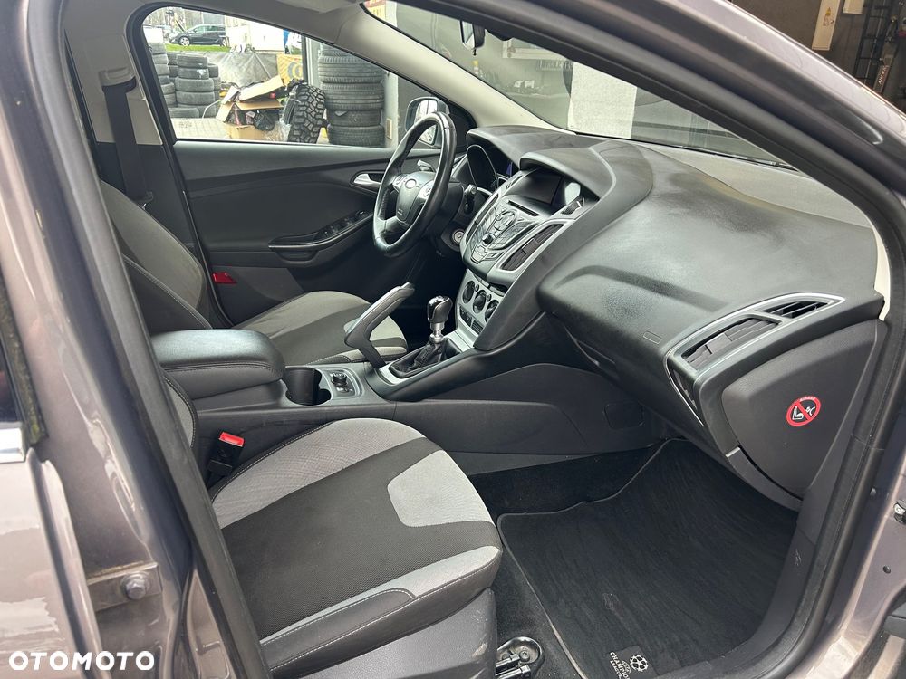 Ford Focus 2.0 TDCi DPF Champions Edition - 8