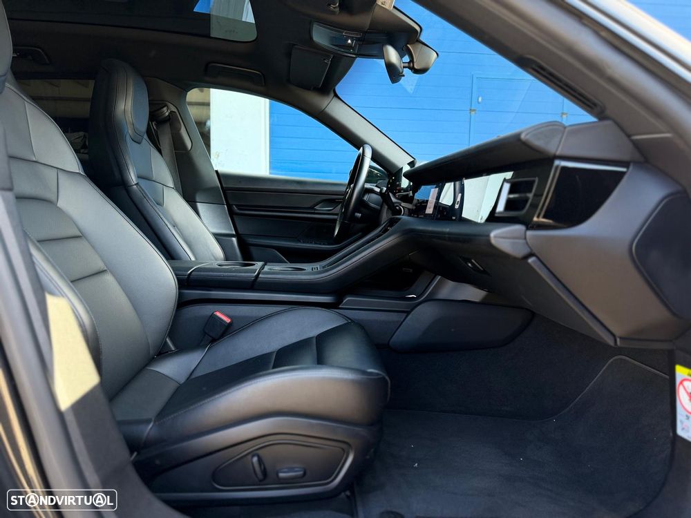 Porsche Taycan Cross Turismo 4S - 44