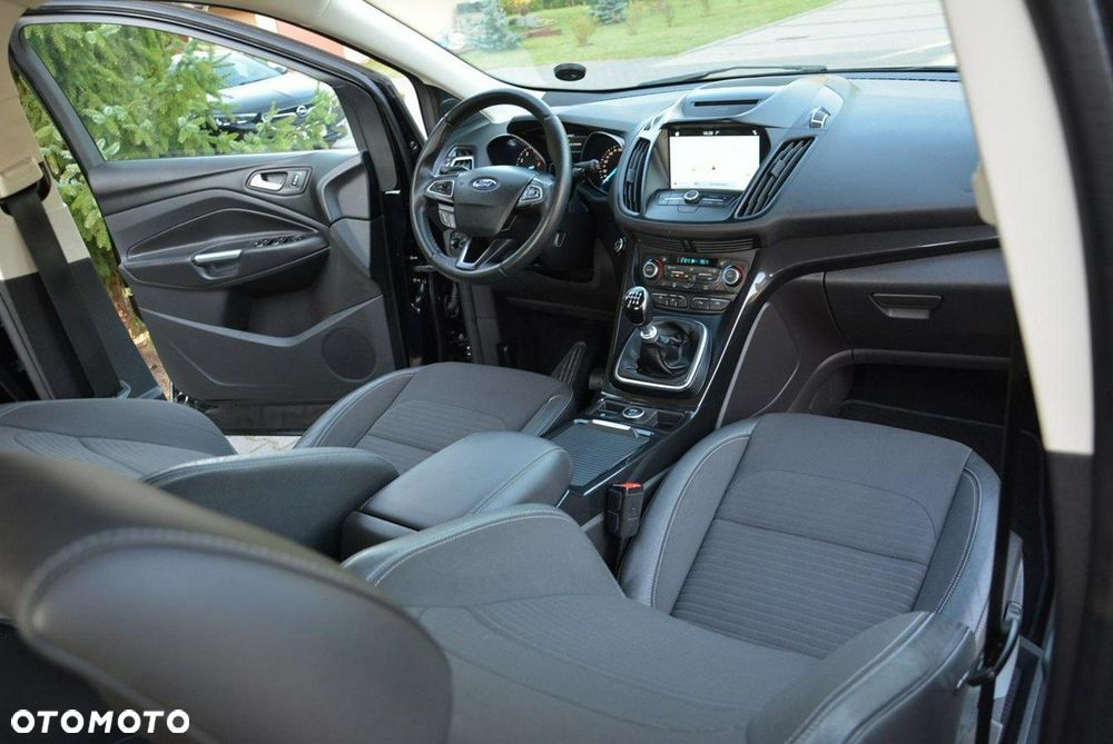 Ford Kuga 1.5 EcoBoost 2x4 Titanium - 20