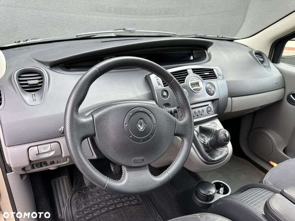 Renault Scenic - 9