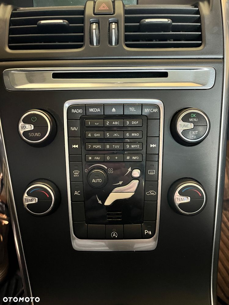 Volvo XC 60 D3 Momentum - 18