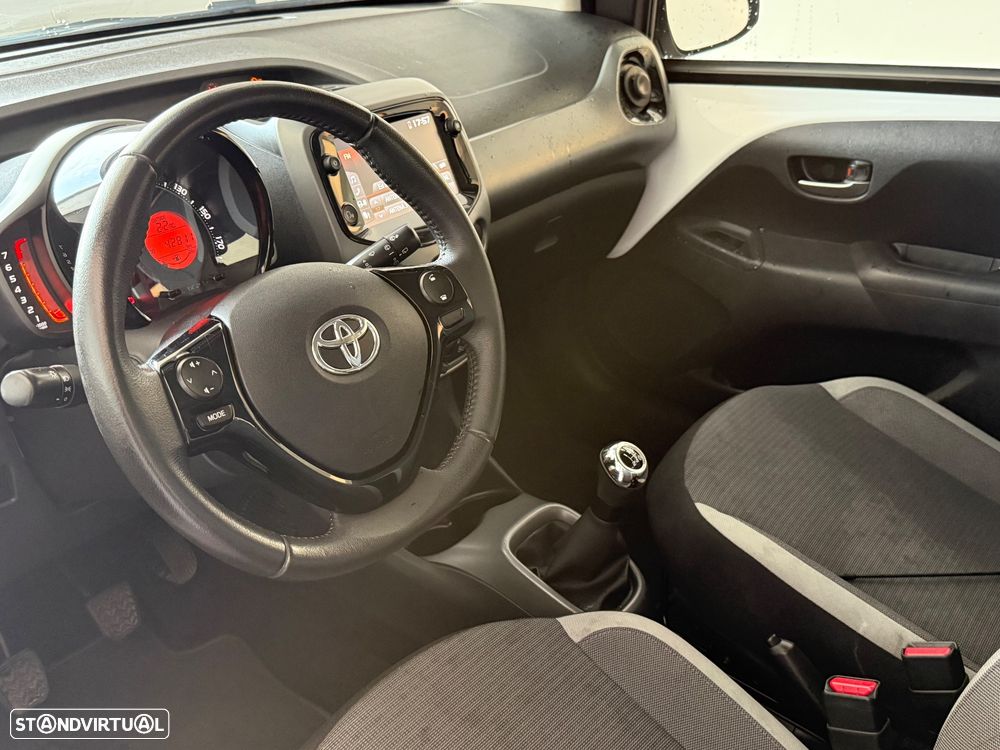 Toyota Aygo 1.0 X-Play Plus - 12