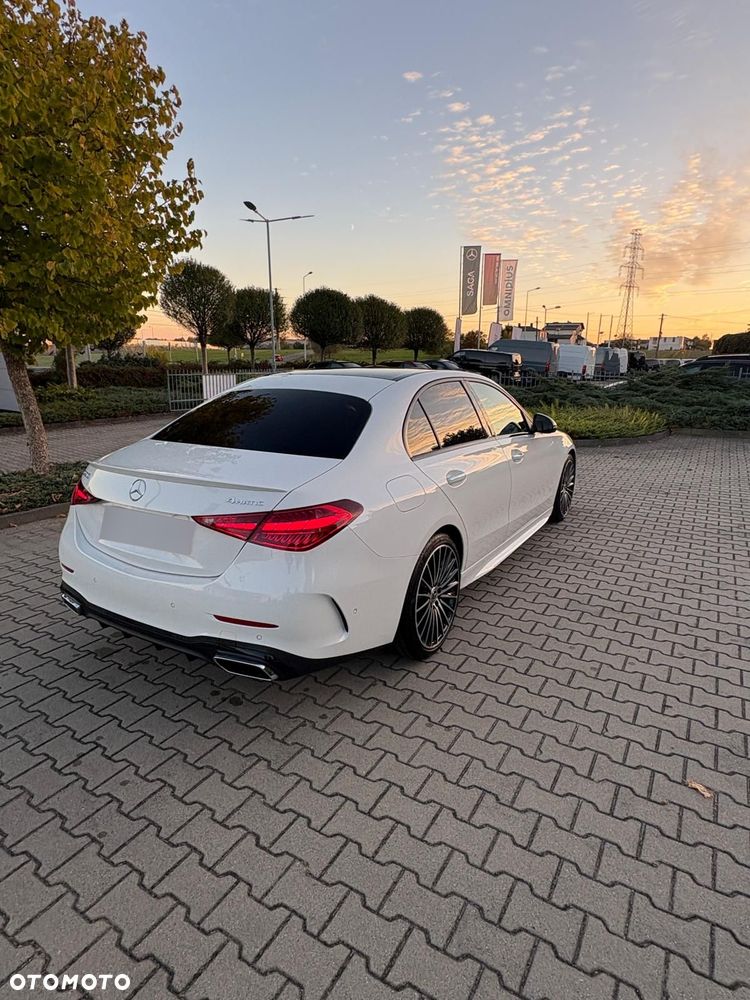 Mercedes-Benz C200 2022 photo 3