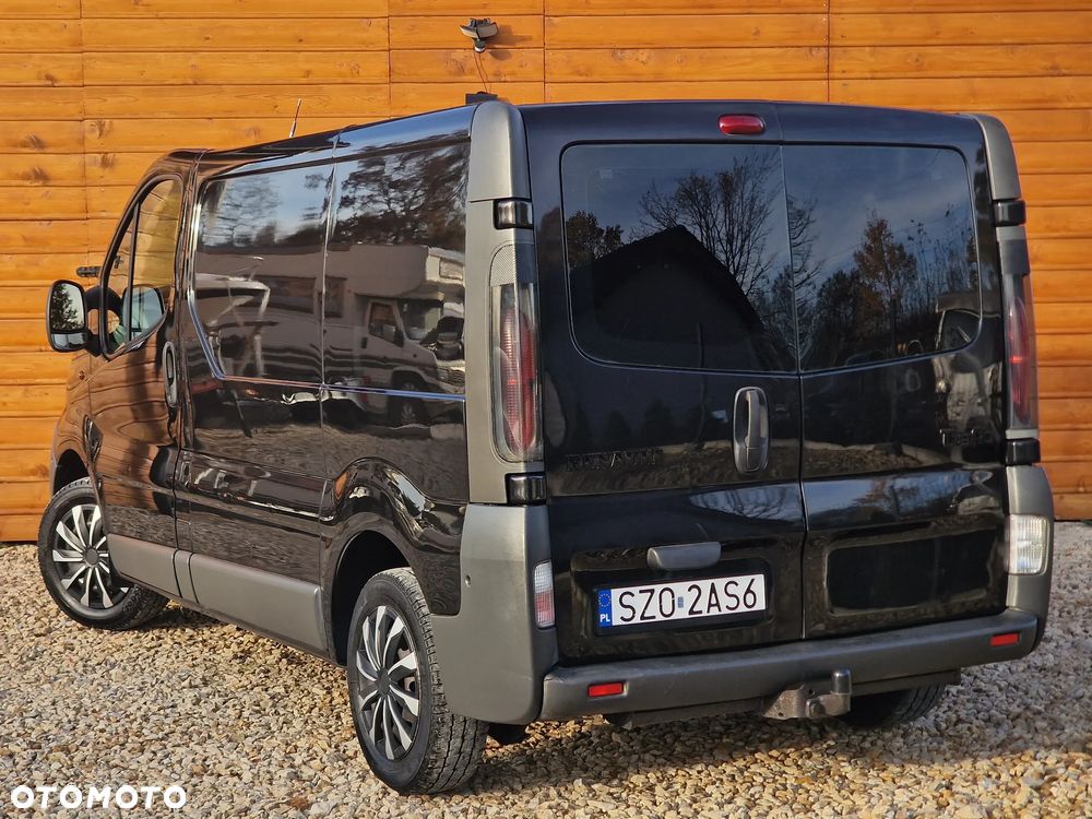 Renault Trafic Passenger - 13