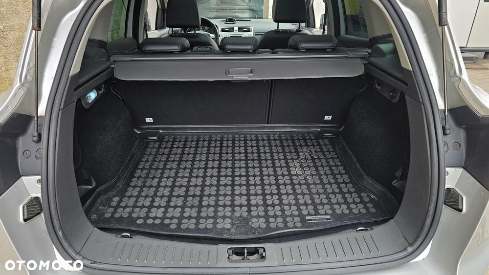 Ford Kuga 2.0 TDCi 2x4 Titanium - 23