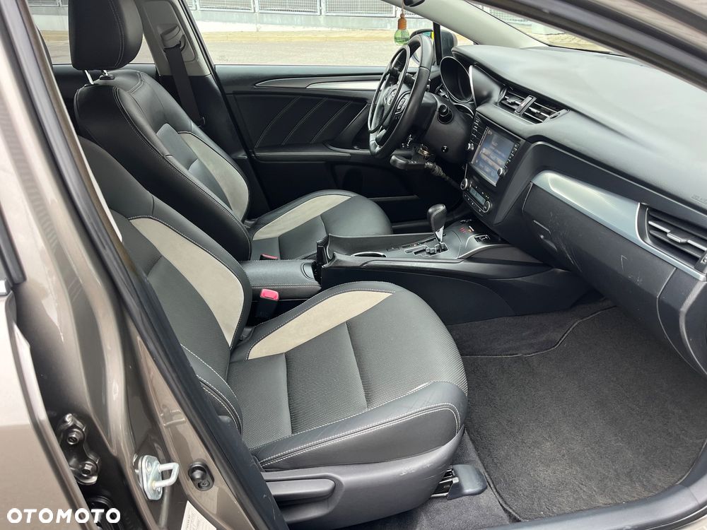 Toyota Avensis Touring Sports 1.8 Multidrive S Edition S+ - 17