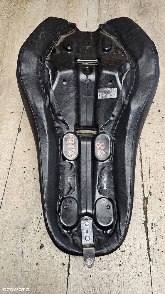 Siedzenie Harley Dyna Super Glide Fat Bob Street Bob 51819-07 - 12