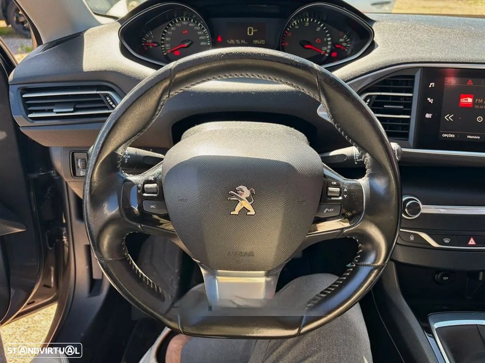 Peugeot 208 1.2 PureTech Style - 9