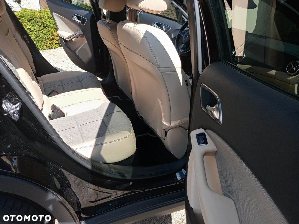 Mercedes-Benz GLA 220 4-Matic - 16