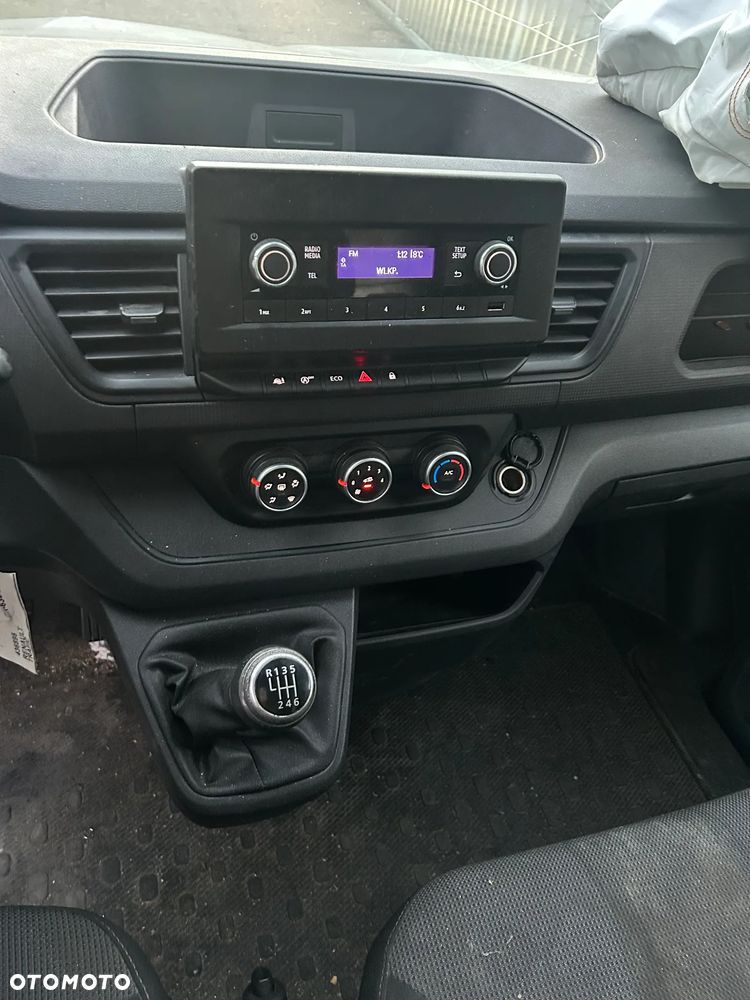 Renault Trafic - 11
