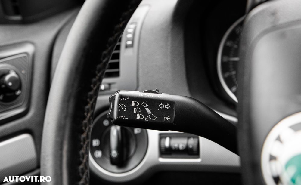 Skoda Octavia 1.6 TDI ELEGANCE - 8