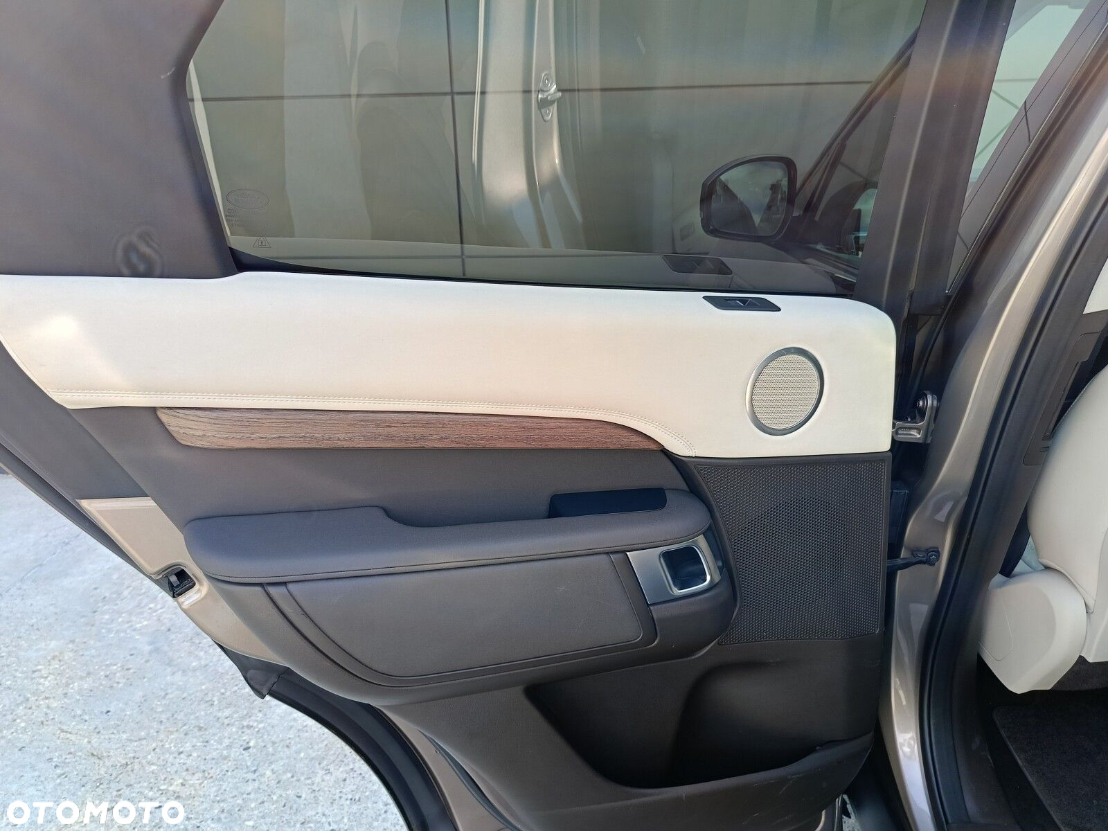 Land Rover Discovery - 15