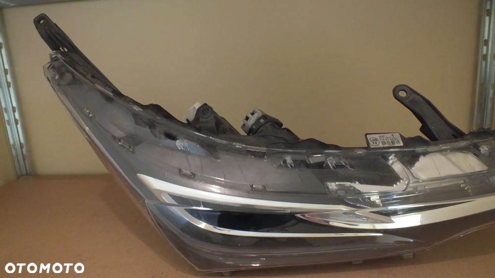 Lampa przednia prawa Toyota Corolla E16 Lift Fulled - 11