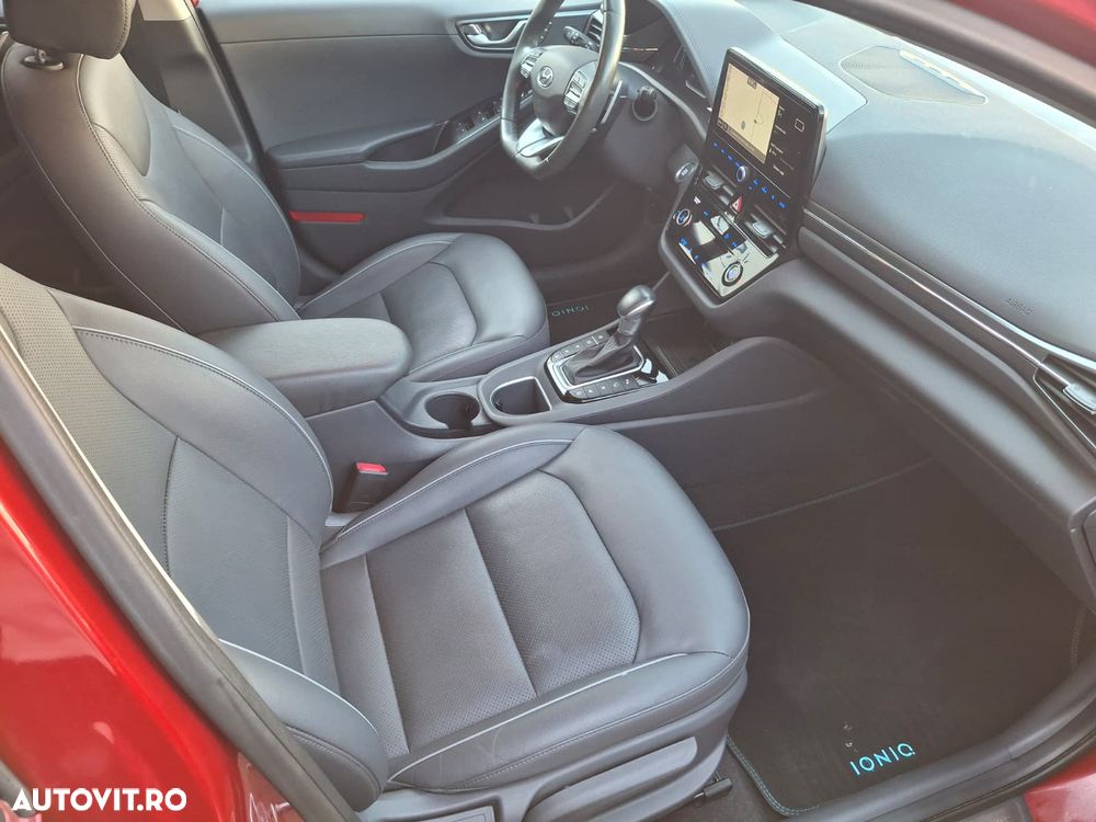 Hyundai IONIQ - 12