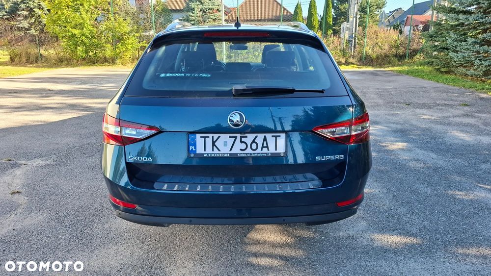 Skoda Superb 2.0 TDI Style DSG - 8