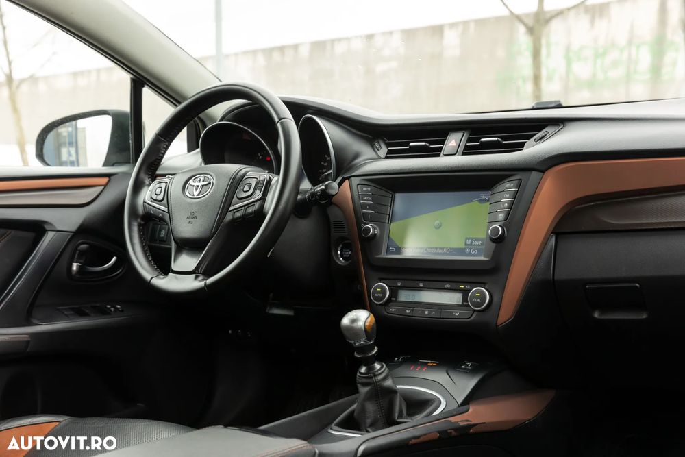 Toyota Avensis 2.0 D-4D Elegance Terracotta - 13