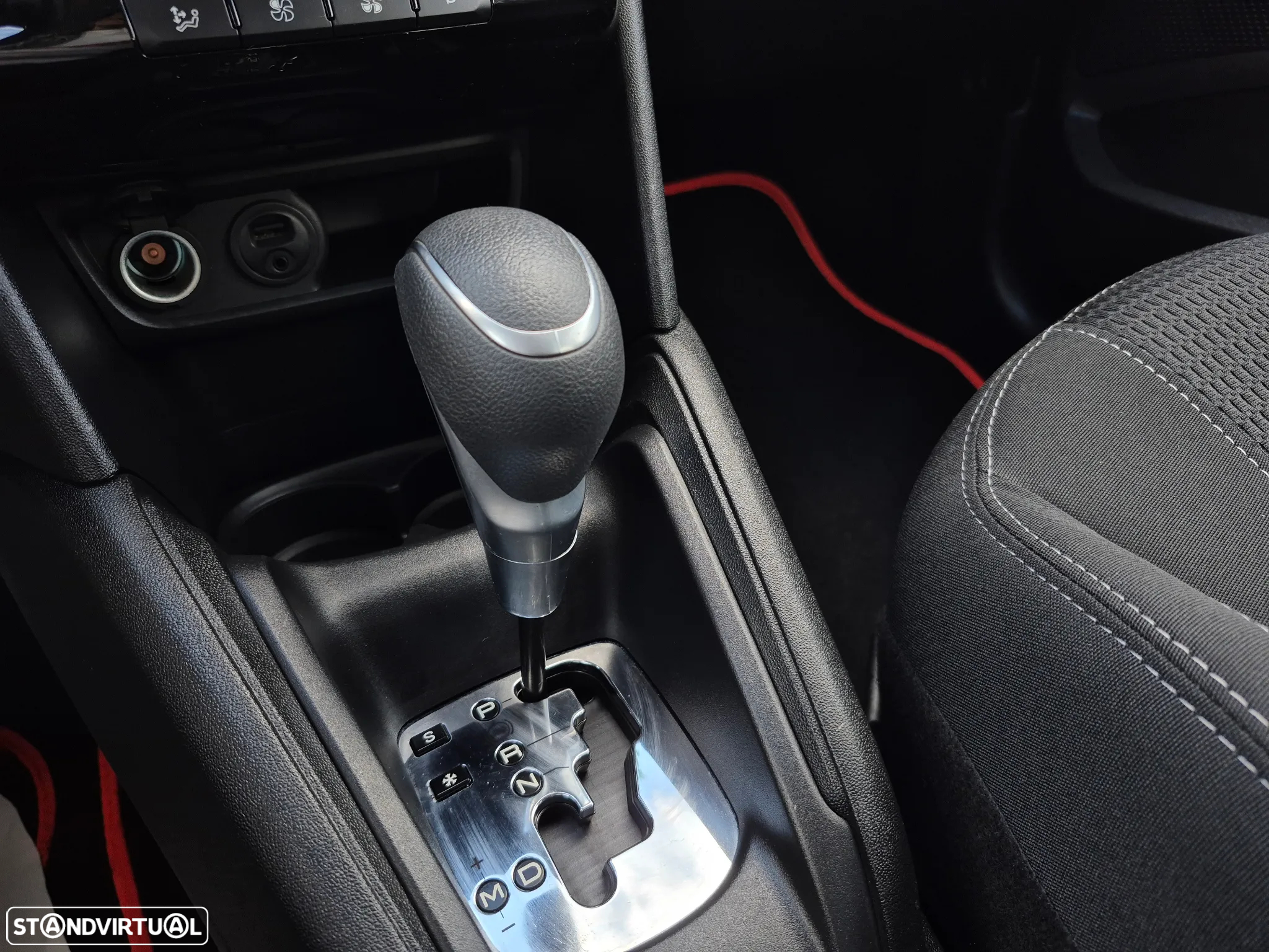 Peugeot 208 1.2 PureTech Allure EAT6 - 16