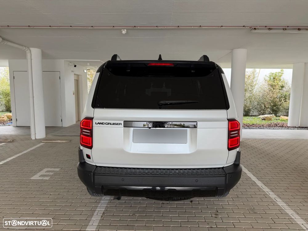 Toyota Land Cruiser 2.8 D-4D Mild-Hybrid Auto Executive - 7