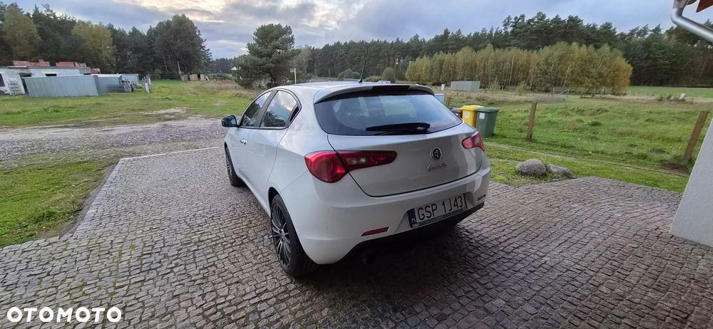 Alfa Romeo Giulietta 2011 photo 4