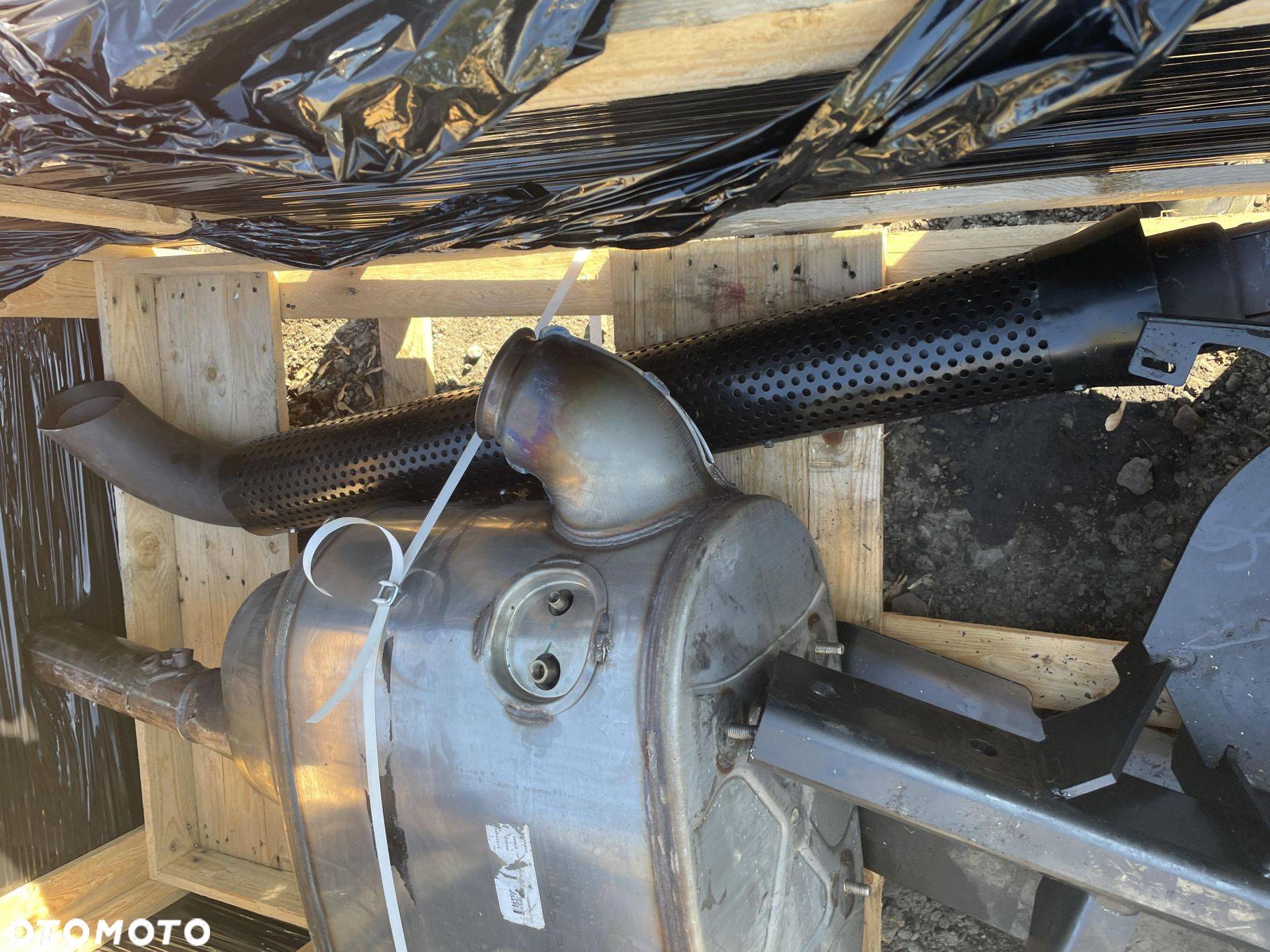 New Holland T7 Case Puma - tłumik 51521186 48139007 - 2