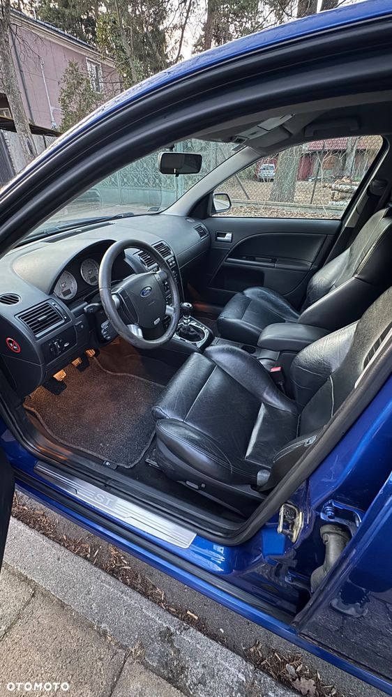 Ford Mondeo V6 ST 220 - 6