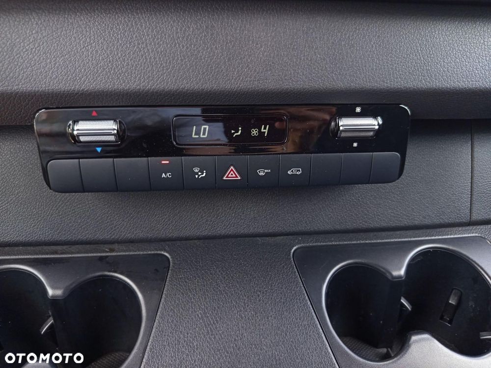 Mercedes-Benz Sprinter - 17